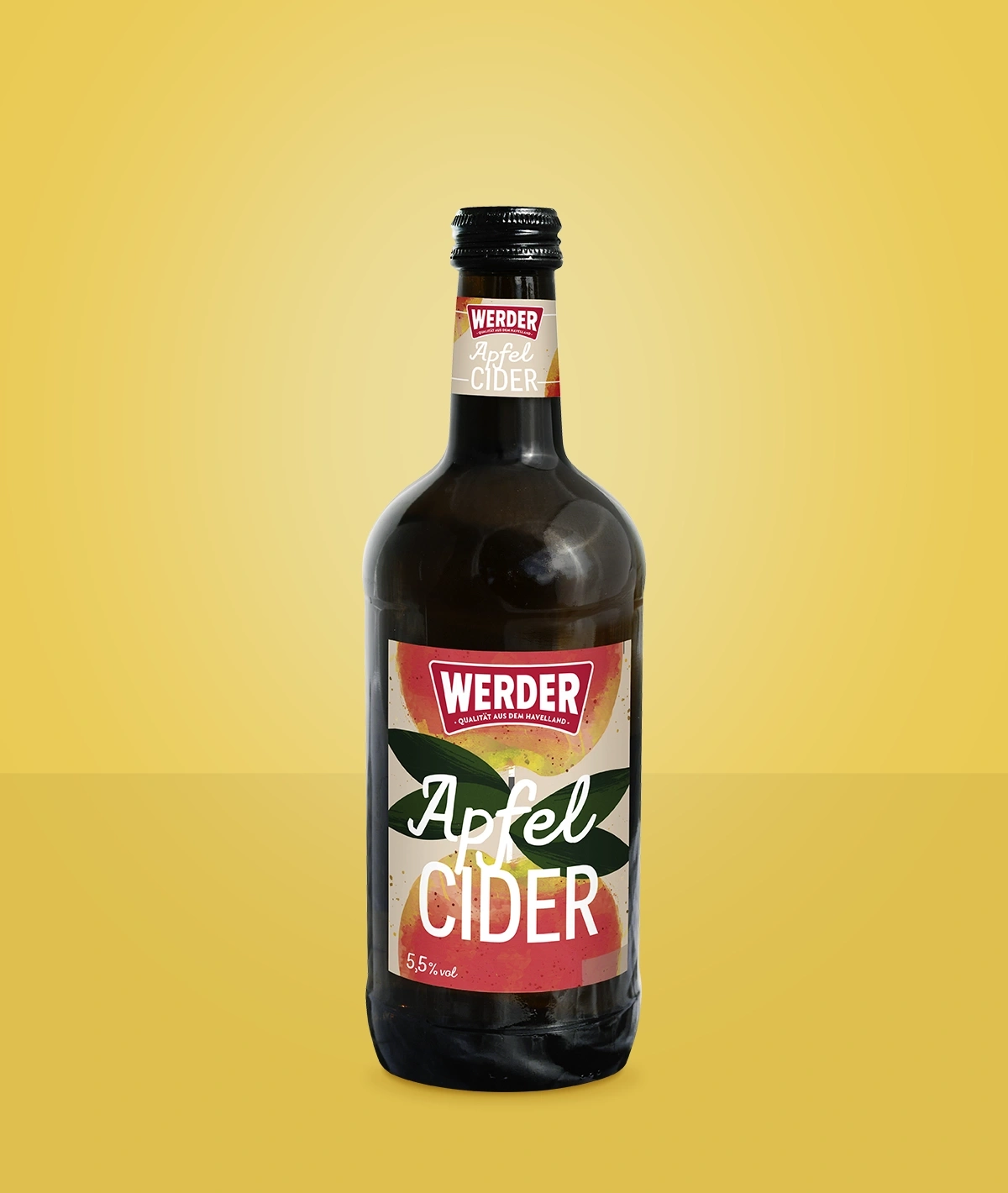 Eine Flasche Werder Apfel Cider steht vor einem gelben Hintergrund.