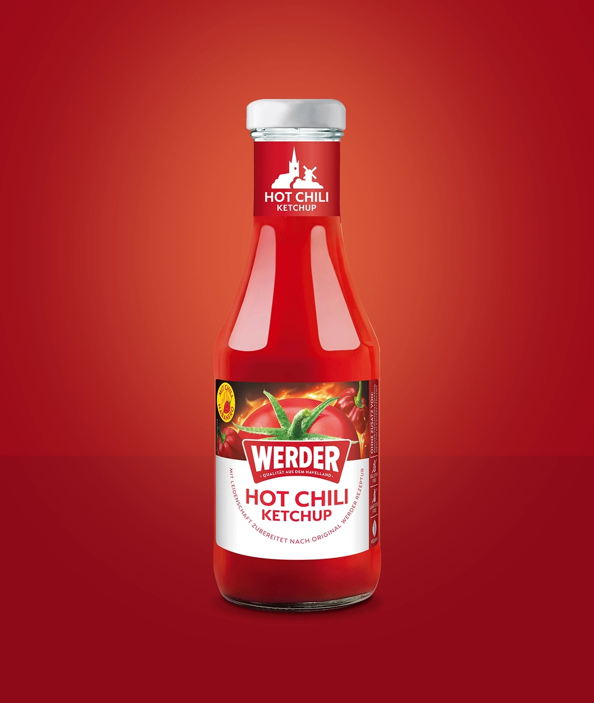 Flasche mit rotem Werder Hot Chili Ketchup im Studio