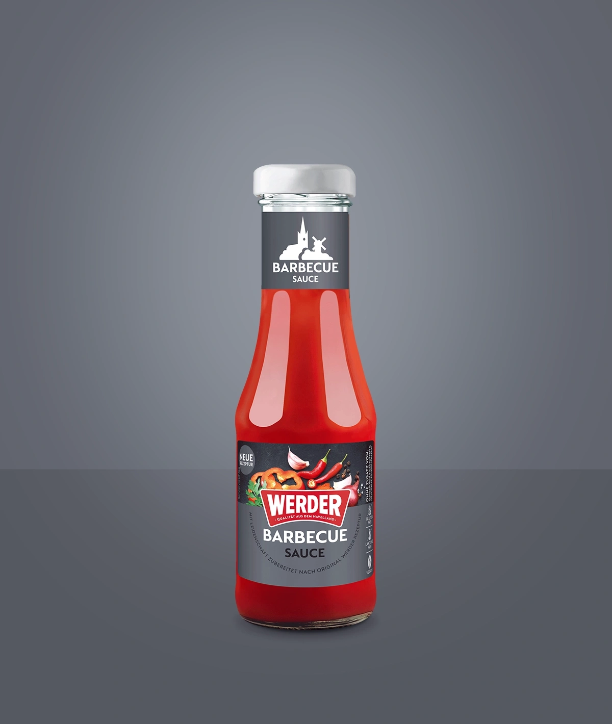 Flasche Werder Barbecue Sauce mit Label und Zutaten wie Knoblauch und Chili.