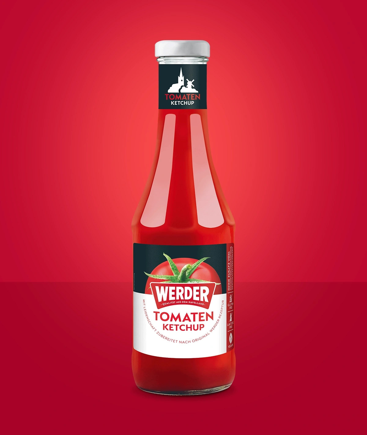 Flasche Werder Tomaten Ketchup mit Aufdruck auf rotem Hintergrund